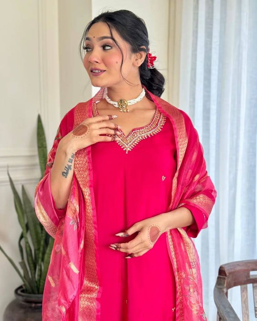 Gajri Pink Viscose Chanderi Embroidered Kurta Set with Jacquard Butti Dupatta