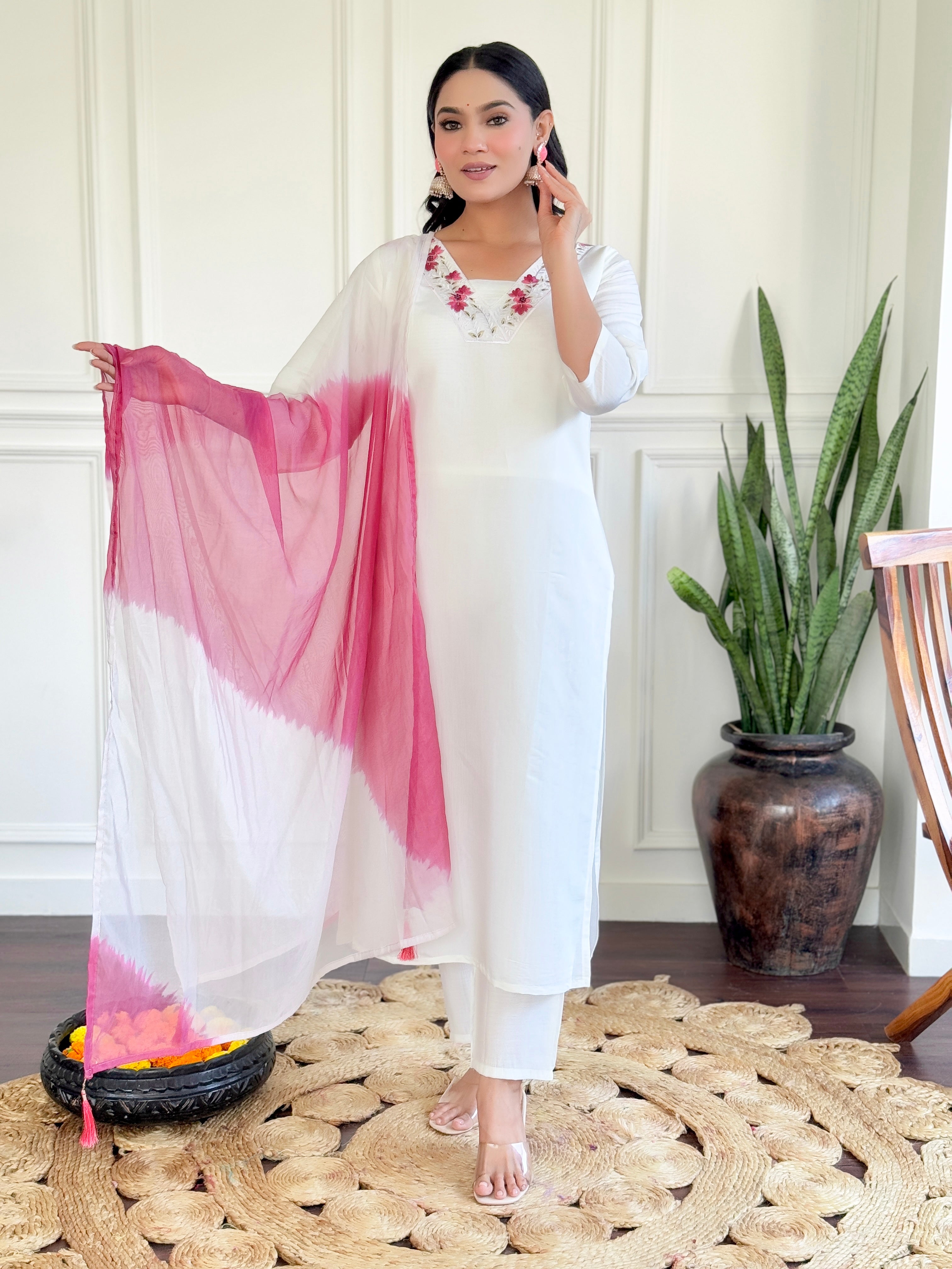 Chanderi Embroidered Kurta Set with Lined Tebby Nylon Dupatta