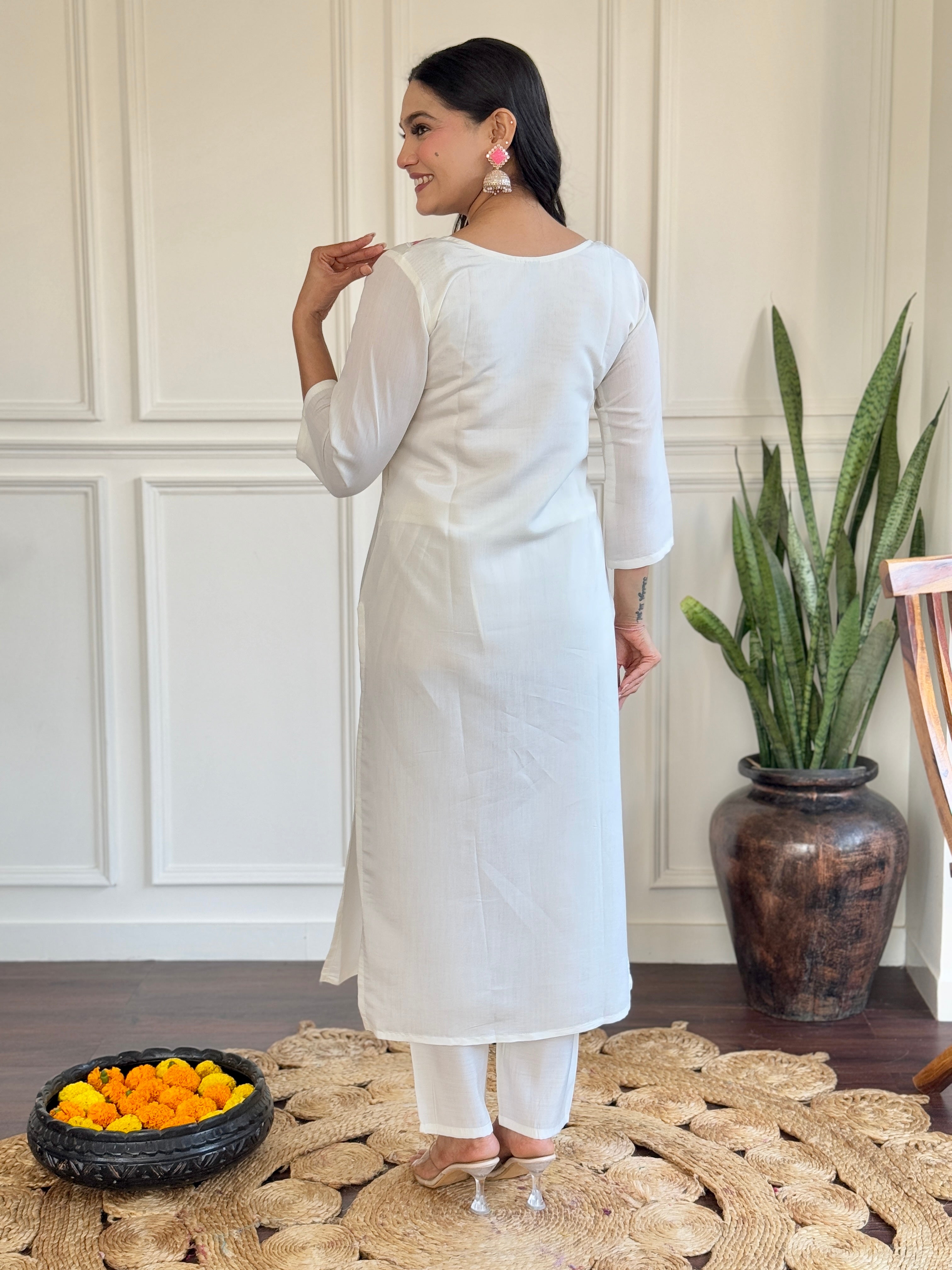Chanderi Embroidered Kurta Set with Lined Tebby Nylon Dupatta