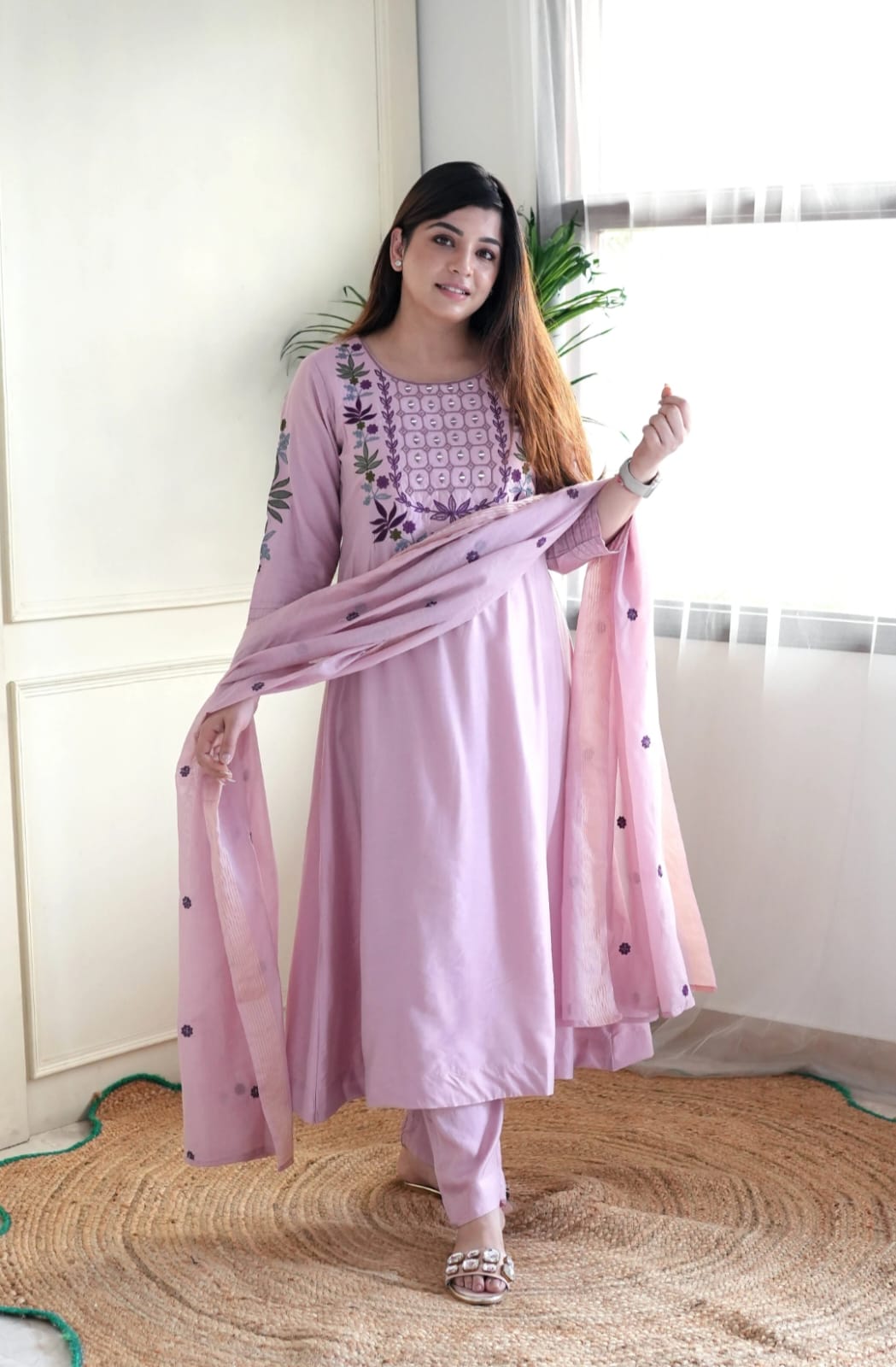 Lavender Chanderi Silk Embroidered Kurta Set with Organza Dupatta