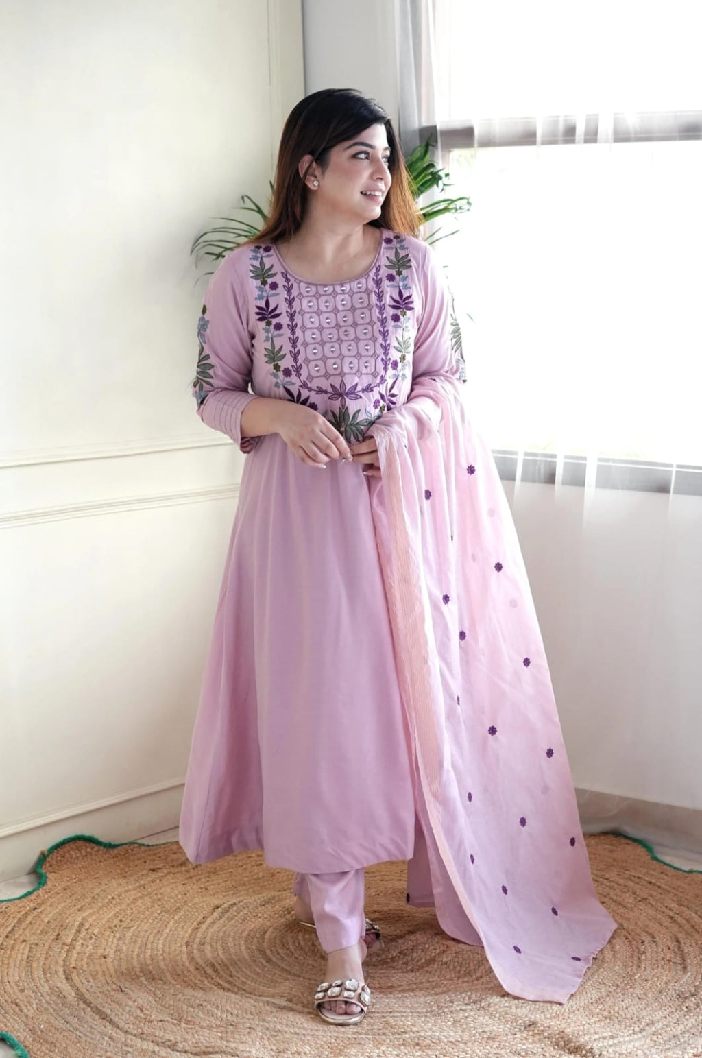 Lavender Chanderi Silk Embroidered Kurta Set with Organza Dupatta