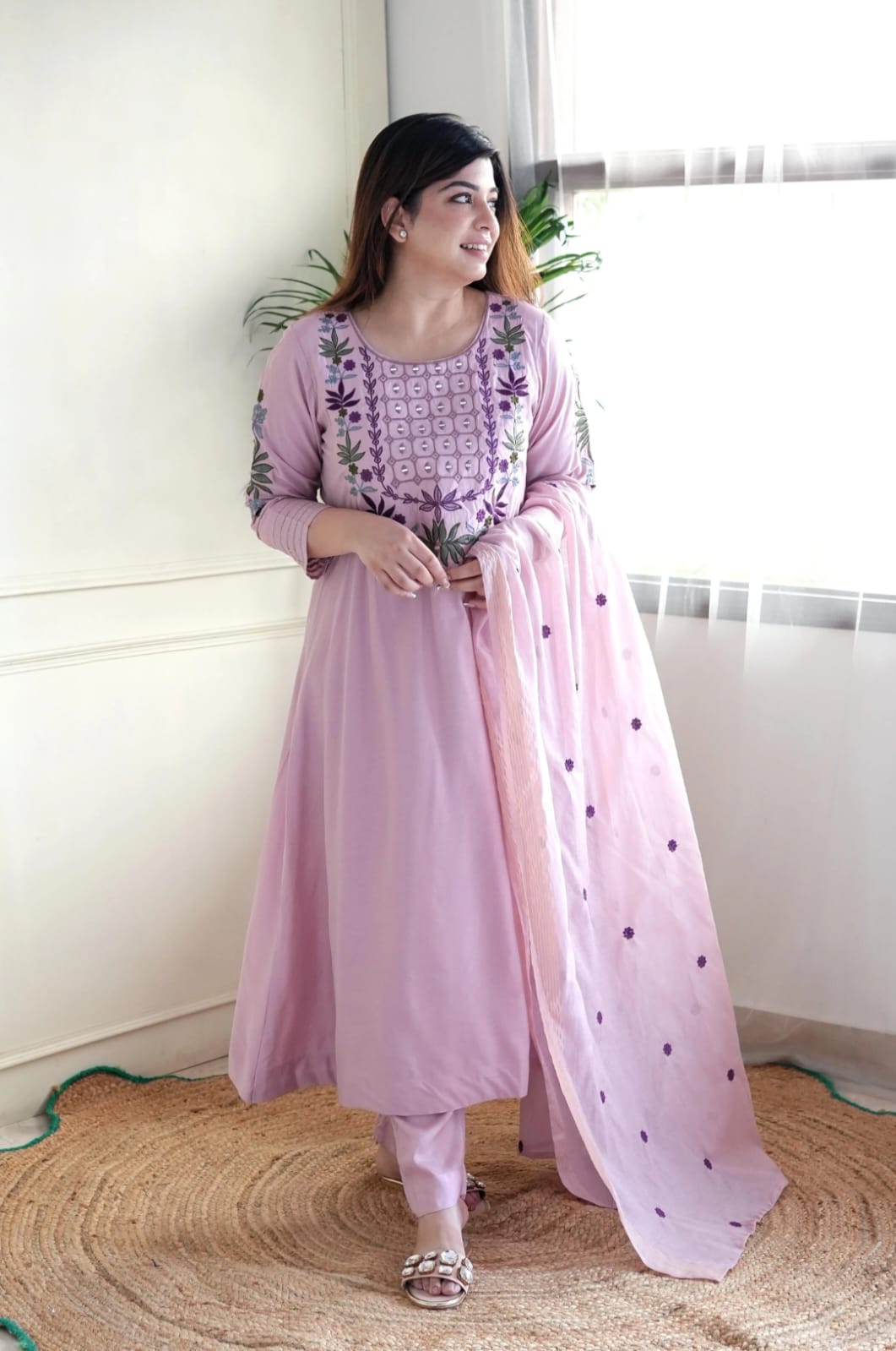 Lavender Chanderi Silk Embroidered Kurta Set with Organza Dupatta