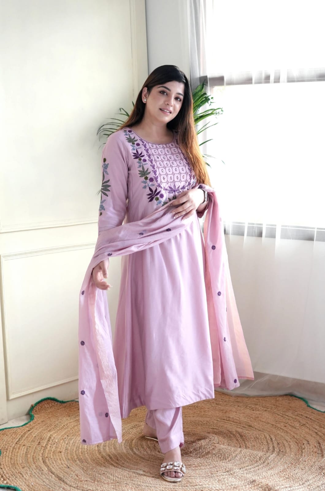 Lavender Chanderi Silk Embroidered Kurta Set with Organza Dupatta