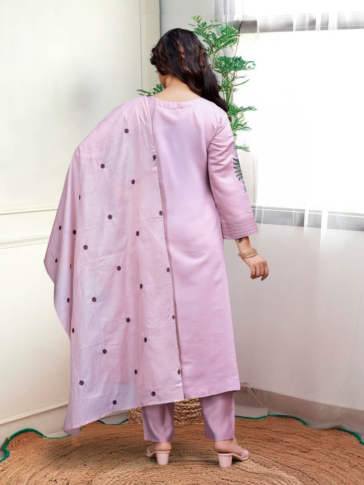 Lavender Chanderi Silk Embroidered Kurta Set with Organza Dupatta