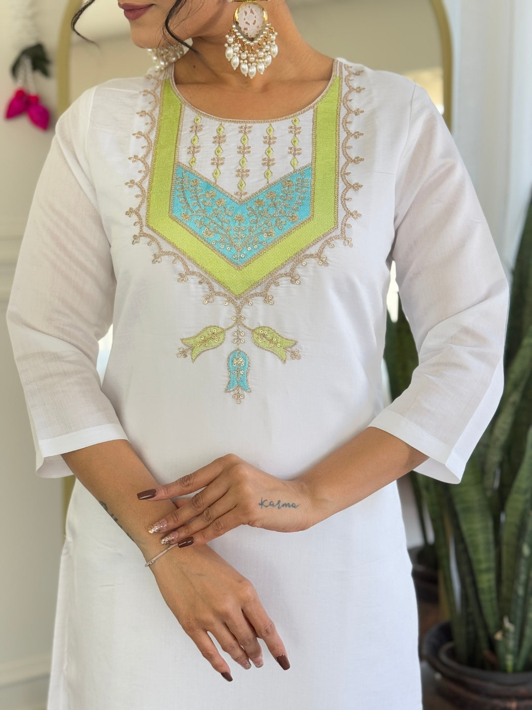 White Viscose Chanderi Embroidered Kurta Set with Green Jacquard Dupatta